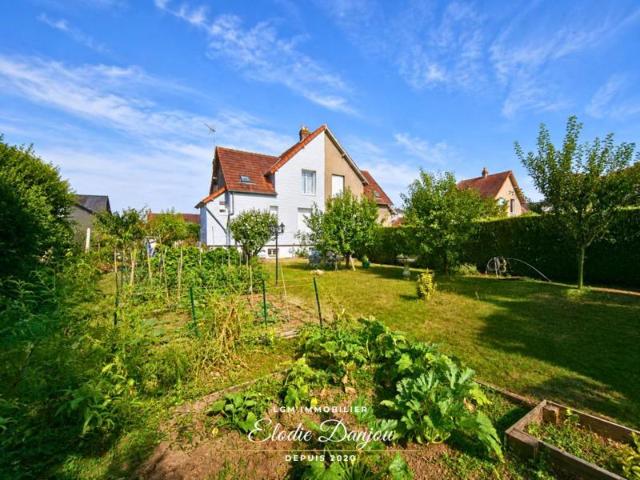 Maison en pierre – 2 chambres Jardin et garage – Vendôme centre