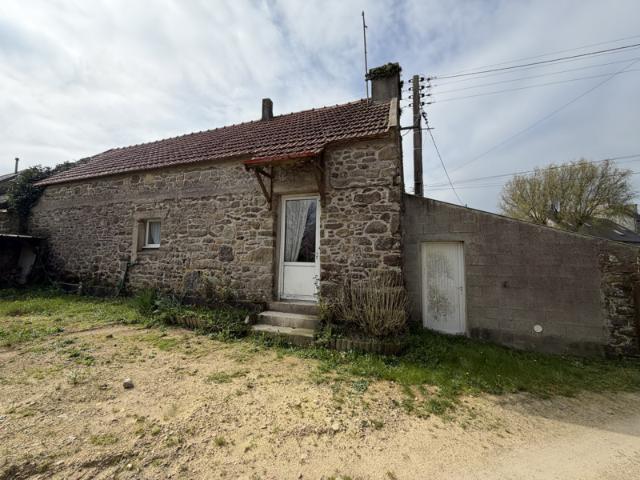 MAISON EN PIERRE