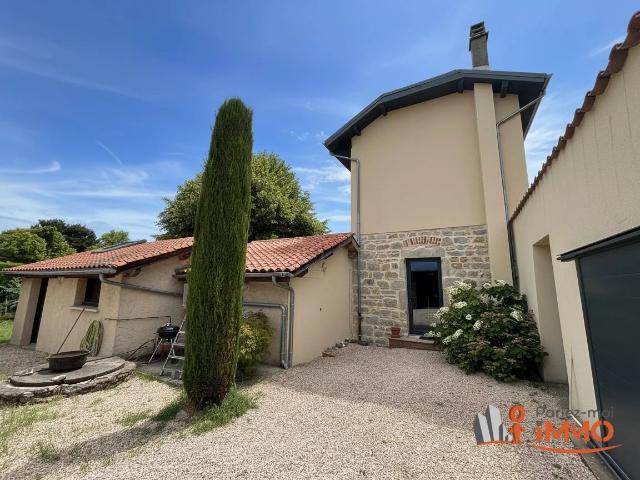 MAISON EN PIERRE