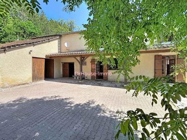 Maison en pierre 3 chambres avec garage, cave et terrain avec puits