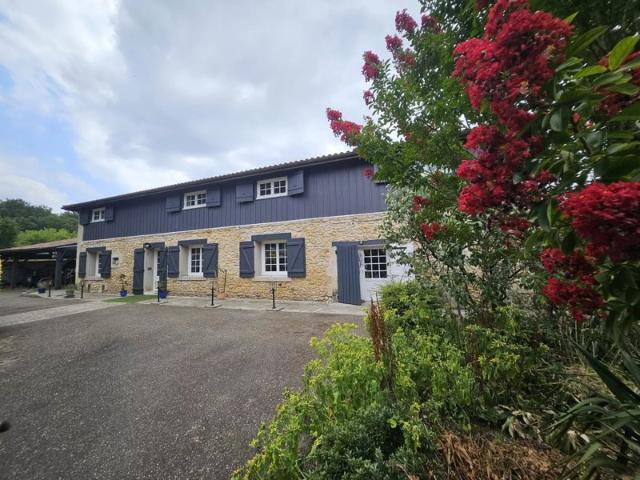 Maison en pierre 4 chambres 1 bureau – 200 m² – Terrain 1 300 m²