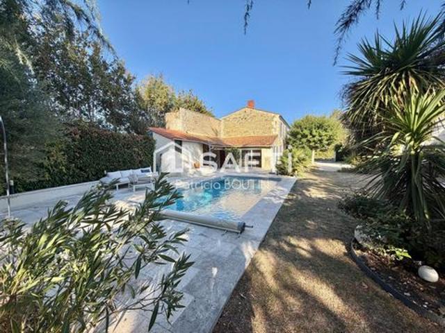 MAISON EN PIERRE 4 CHAMBRES + DUPLEX ET PISCINE ET EMPLACEMENT BARQUE !