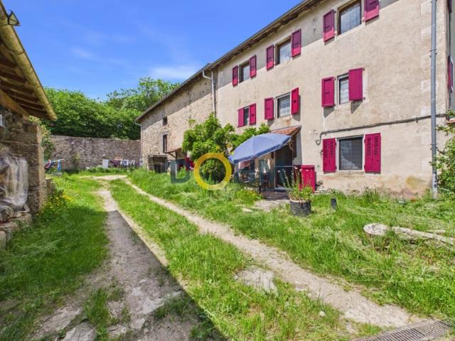 Maison en pierre, 4 chambres, terrain de 1 700 m2