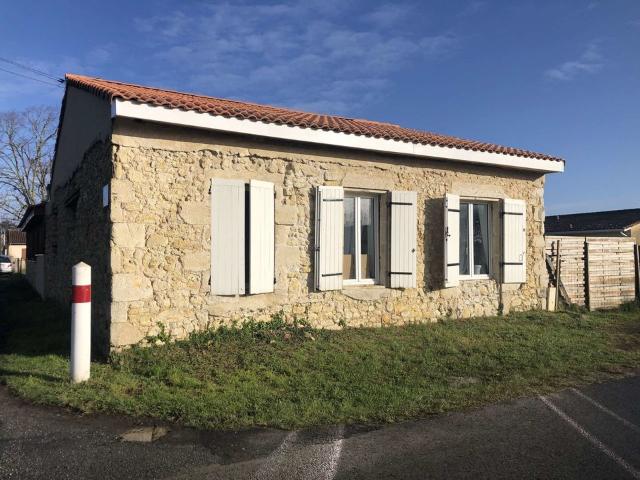 MAISON EN PIERRE 76 m2 A QUEYRAC, MITOYENNE RENOVEE AVEC