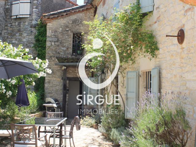 MAISON EN PIERRE