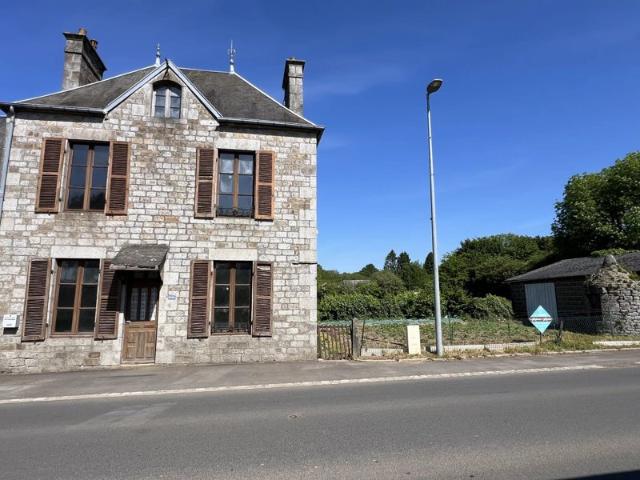 Maison en pierre 80 m2 à 10 km de Brécey