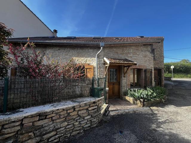Maison en pierre 8 pièces 165 m² + jardin