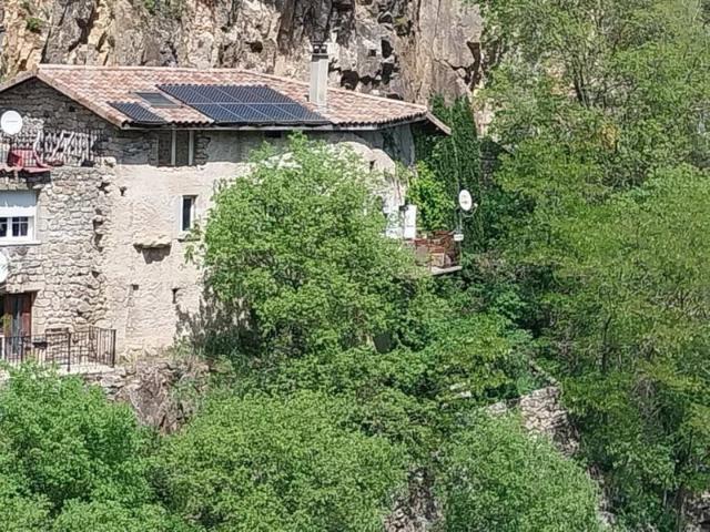 Maison en pierre 92 m2 en bordure de rivière