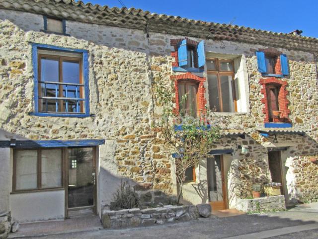 MAISON EN PIERRES