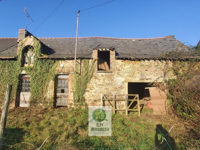 Maison en pierres 180m² à rénover 3 pièces 1 chambre Terrain 1080m² TEILLAY