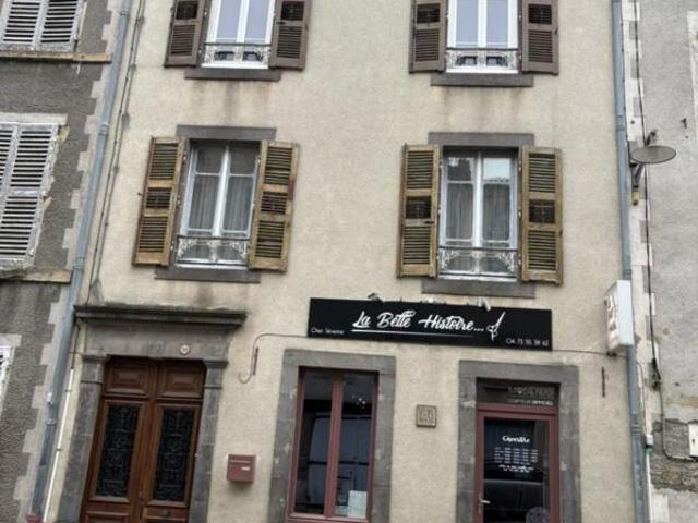 MAISON EN PIERRES
