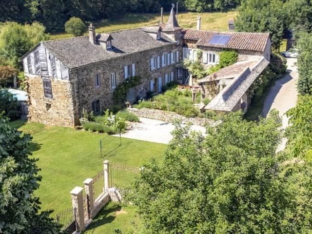 Maison en pierres, 300m2, au calme, commerces à pied/velo, 2ha, 30 min. d'Albi