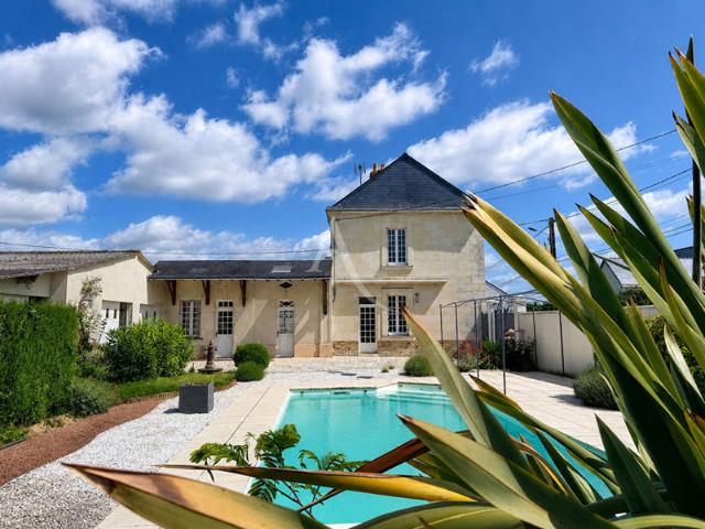 Maison en pierres 3 chambres piscine creusée chauffée Saint Lambert des levées