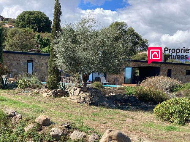 Maison en pierre T4 avec piscine VUE MER Sari Solenzara 20145 CORSE DU SUD FRANCE