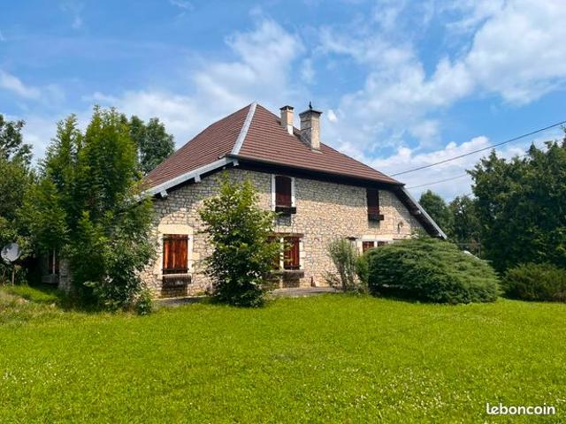 Maison en pierres à Bonnevaux Le Prieuré