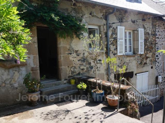 Maison en pierres à Chamboulive à louer Locagestion, expert en gestion locative