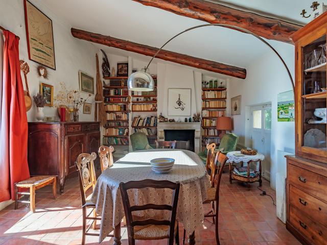 Maison en pierres atypique avec terrasse panoramique au coeur de Bonnieux