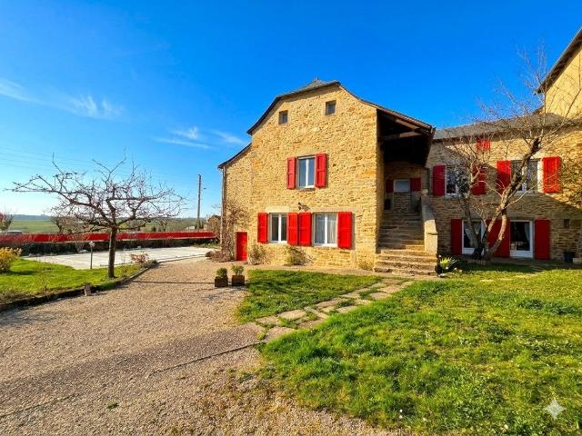 Maison en pierres au charme intemporel