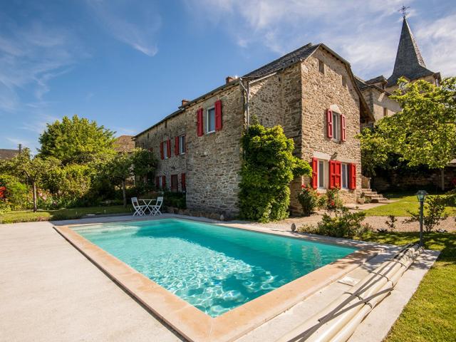 Maison en pierres au charme intemporel 278m² Sauveterre de Rouergue