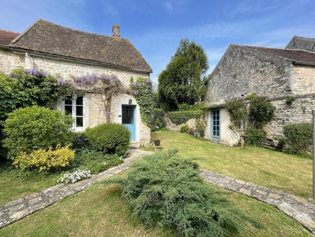 Maison en pierres avec dépendance