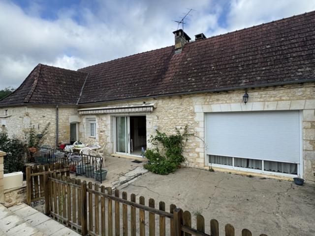 Maison en pierres avec dépendance et Grand Hangar à 15 minut