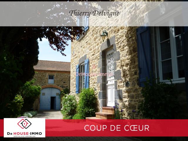 MAISON EN PIERRES AVEC DEPENDANCES ET COUR