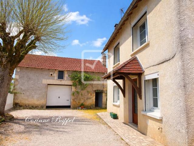 maison en pierres avec dépendances et terrain clos