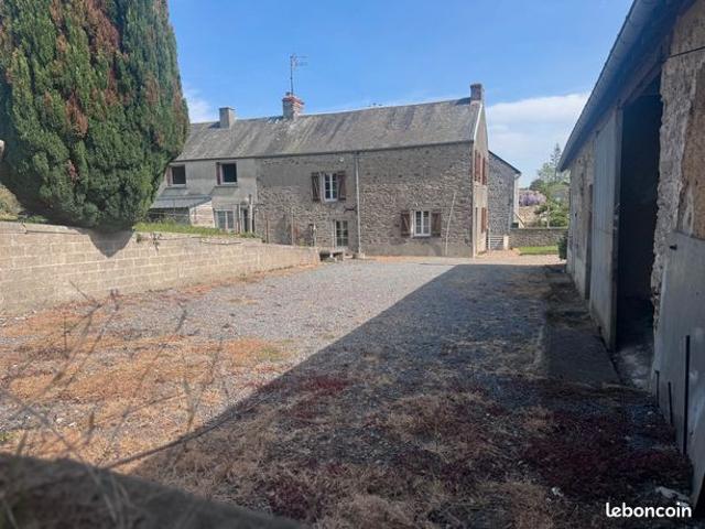 Maison en pierres avec dépendances