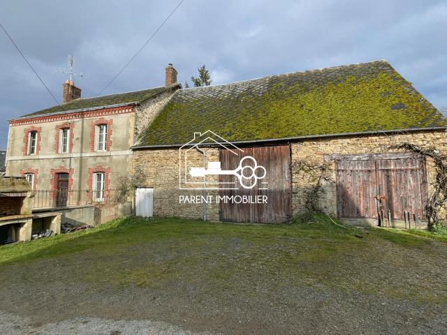 Maison en pierres avec grange attenante Saint Agnant de Versillat