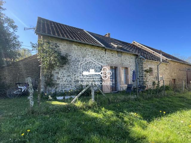 Maison en pierres avec grange attenante Terrain arboré Azerables