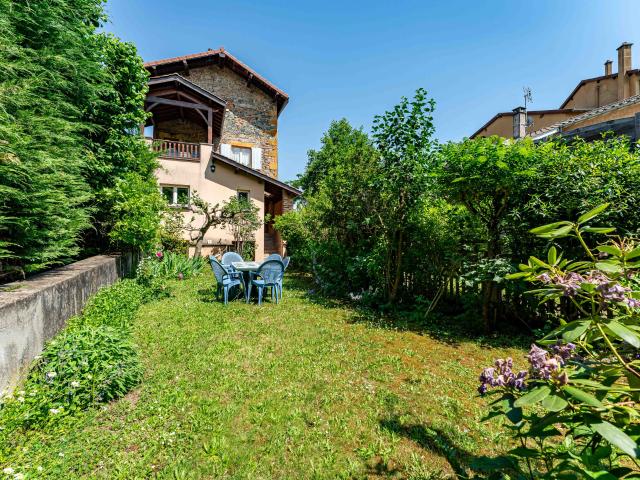 Maison en pierres avec jardin Pontchara