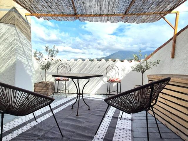 Maison en pierres avec terrasse RIA SIRACH 66