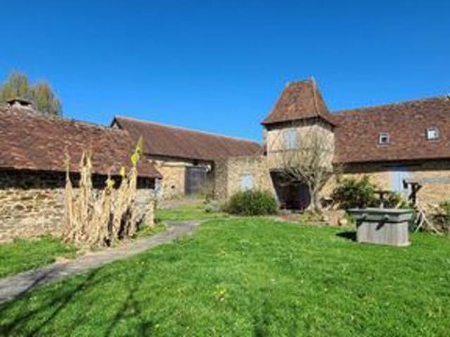 MAISON EN PIERRES, DEPENDANCES,1 HECTARE, SAINT