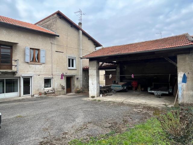MAISON EN PIERRES + DEPENDANCES AVEC EXTERIEUR
