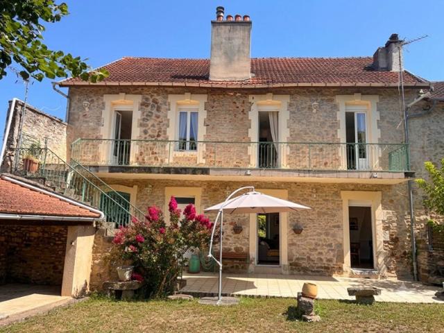 Maison en pierres des années 60 Capdenac Gare 6 pièce s 134 m2