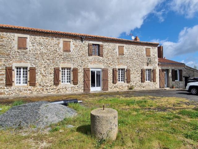 MAISON EN PIERRES EVOLUTIVE