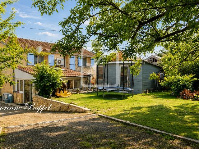 maison en pierres impeccable et grande dépendance
