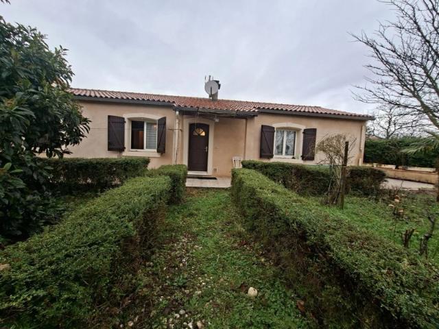 Maison en plain pied avec jardin