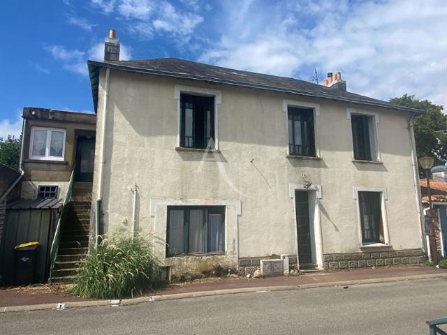 Maison en plein coeur de La Mothe Achard 8 pièces 195m²