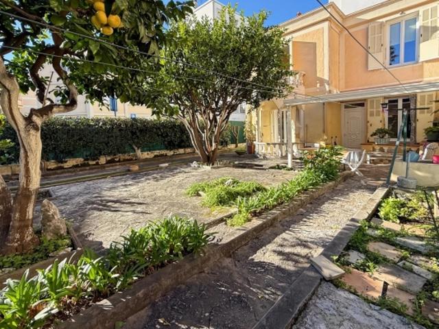 Maison en plein centre ville à Cagnes sur Mer
