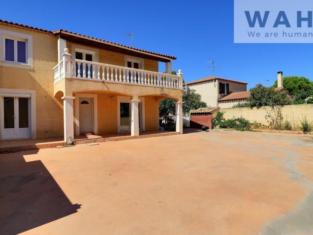 Maison En R+1 6 Pieces 34400 Lunel 142m² Lunel