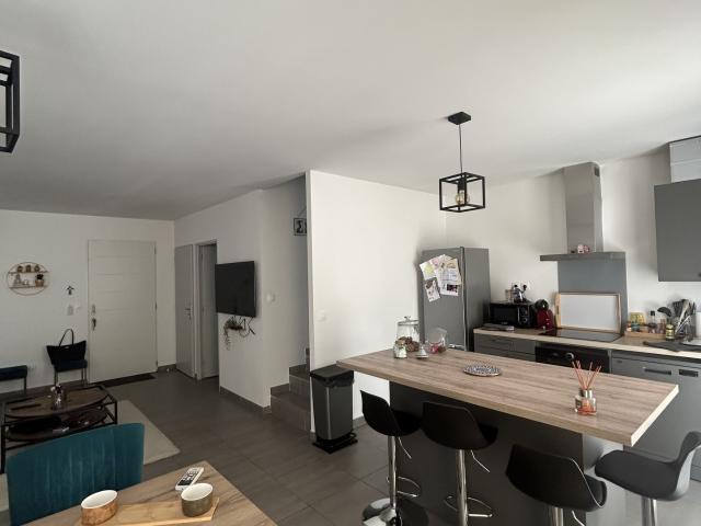 MAISON EN R +1 de 90 m2 avec 3 chambres, Garage
