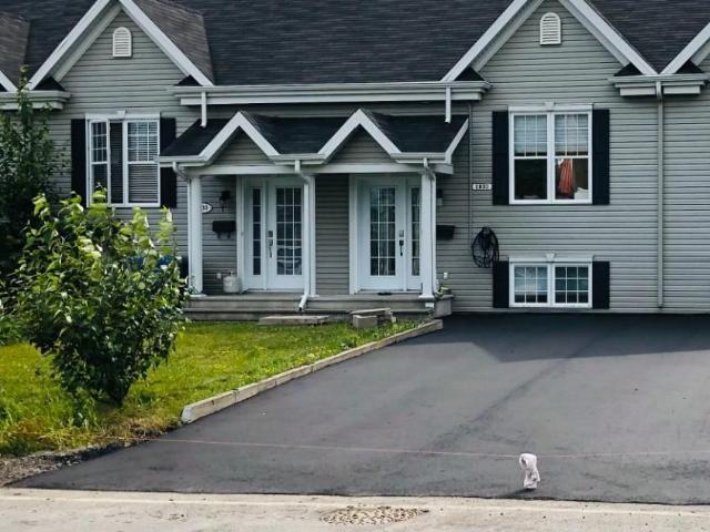 Maison en rangée 2 chambres libre 1er aout