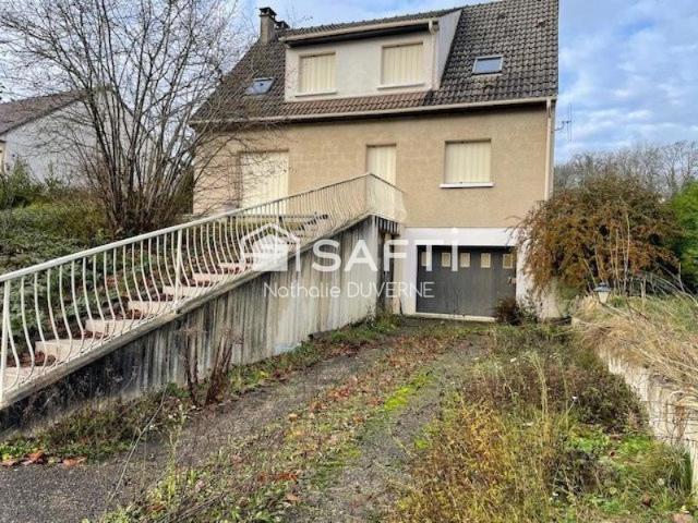 Maison à rénover 127 m2 4 chambres terrain 519 m2 lot avant