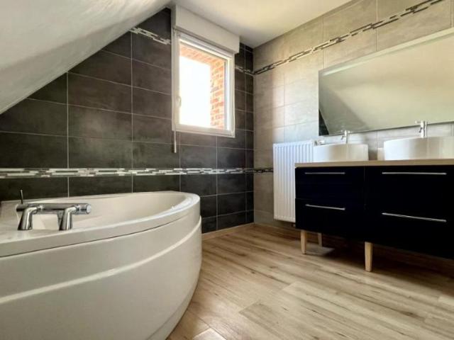 Maison en vente à Templeuve en Pévèle, Hauts de France, 412500€