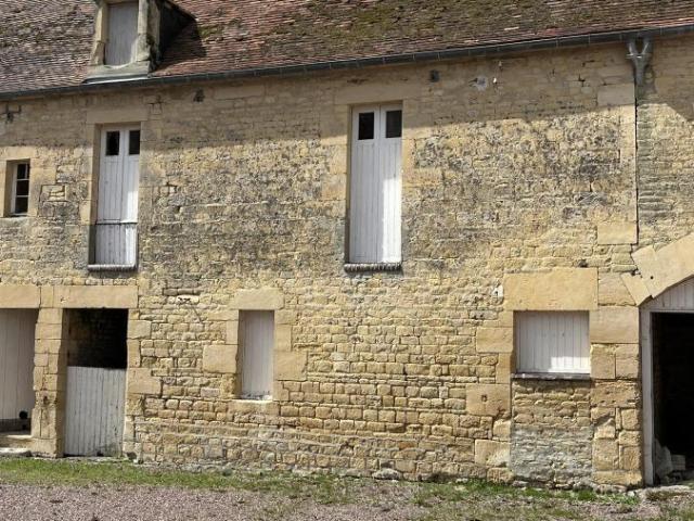 Maison en vente à Thue et Mue, Normandie, 95200€