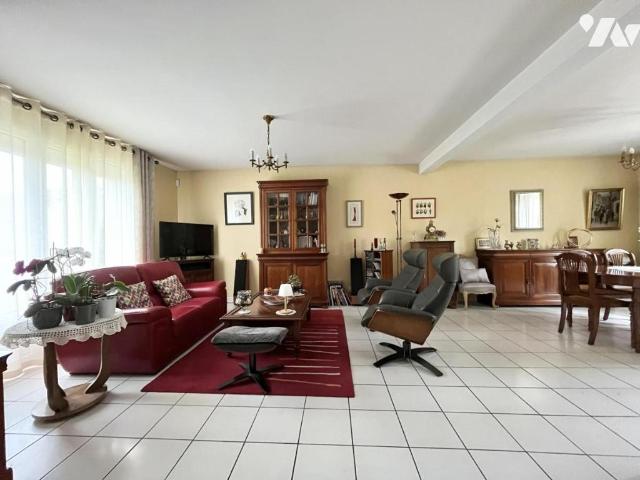 Maison en vente à Tinqueux, Grand Est, 379980€
