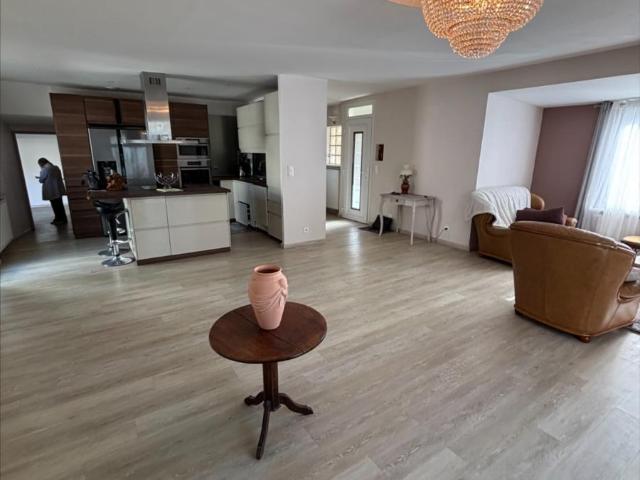 Maison en vente à Tinqueux, Grand Est, 585000€