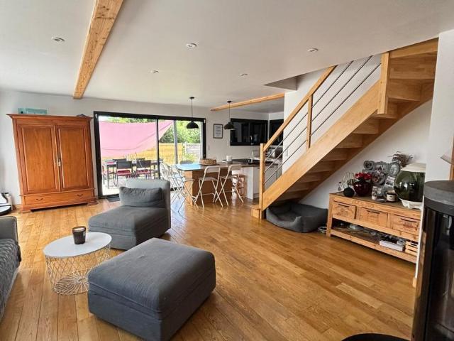 Maison en vente à Treffléan, Bretagne, 426195€