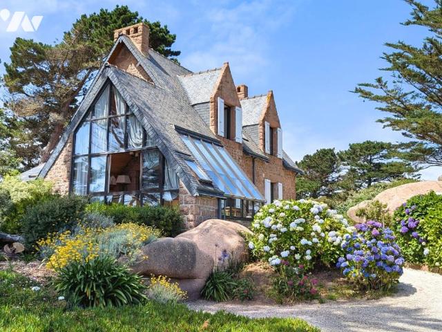 Maison en vente à Trégastel, Bretagne, €